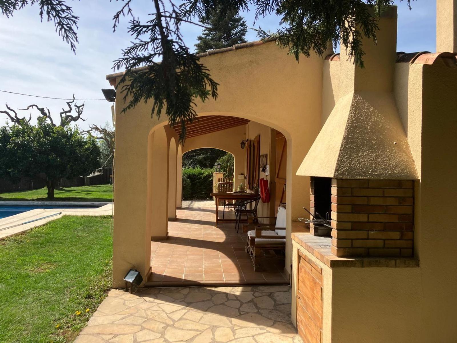 With Private Pool And Garden Apartment *